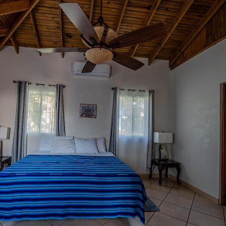 Seaside Inn Roatan West Bay Buitenkant foto